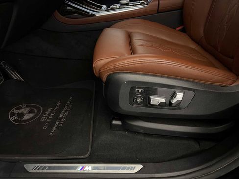 Certified 2024 BMW X7 xDrive40i w/ M Sport Package AWD/4WD image 10