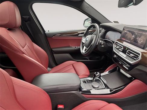 Used 2024 BMW X4 xDrive30i w/ Parking Assistance Package image 14