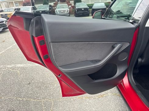 Used 2022 Tesla Model Y Performance AWD/4WD image 30