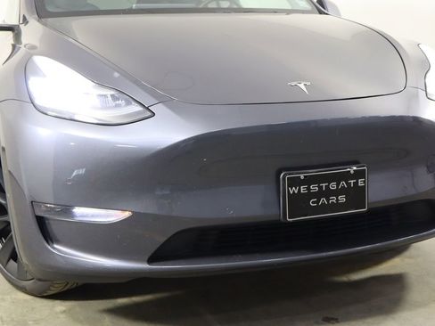 Used 2020 Tesla Model Y Long Range image 44
