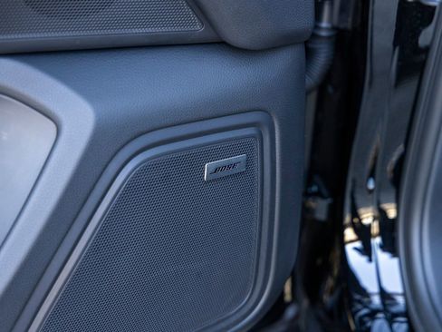 Certified 2025 Porsche Macan image 26