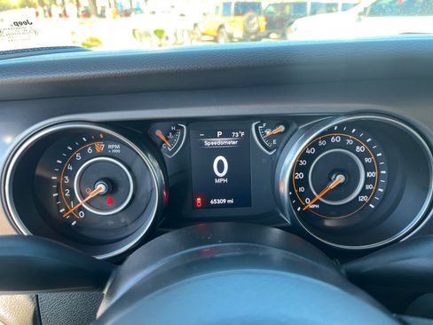 Certified 2023 Jeep Gladiator Sport w/ Trailer Tow Package image 10