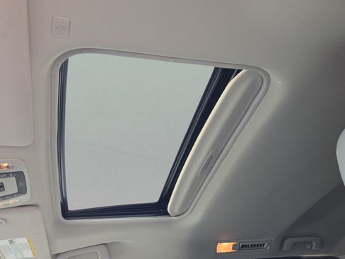 Certified 2024 Toyota Sienna XLE FWD image 21