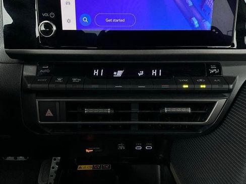 Used 2025 Toyota Camry SE FWD image 27