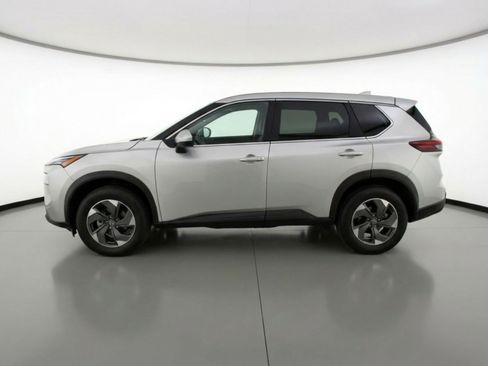 Used 2025 Nissan Rogue SV image 5