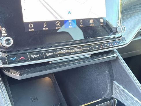 Used 2024 Jeep Wagoneer L Series II w/ Flexible Seating Group AWD/4WD image 11