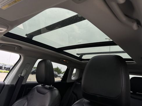 Used 2018 Jeep Compass Limited AWD/4WD image 24