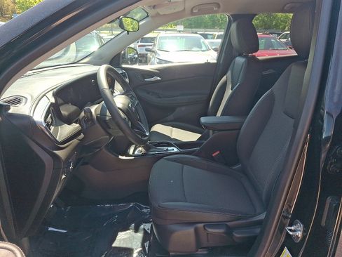 Used 2025 Buick Encore GX Preferred AWD/4WD image 13