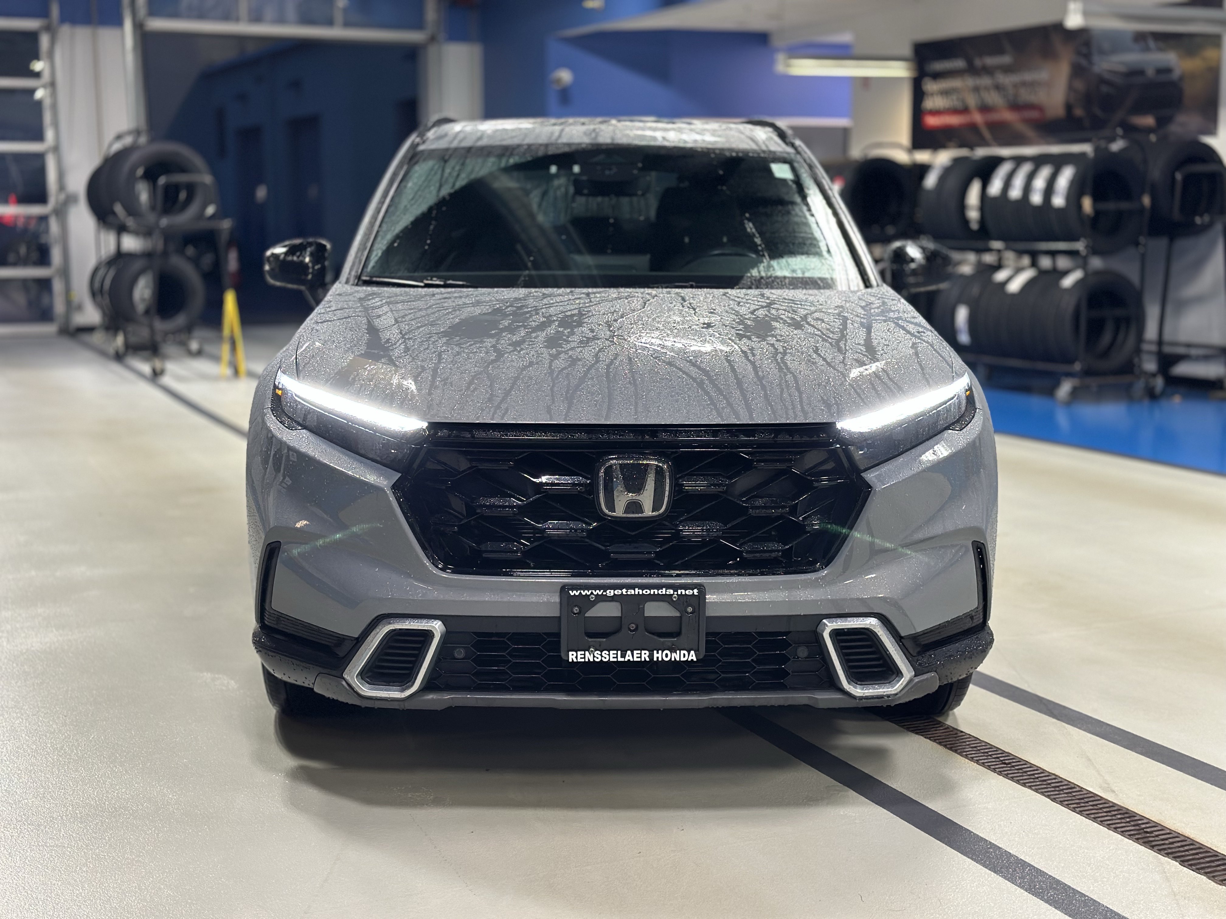 Used 2024 Honda CR-V Sport Touring image 2