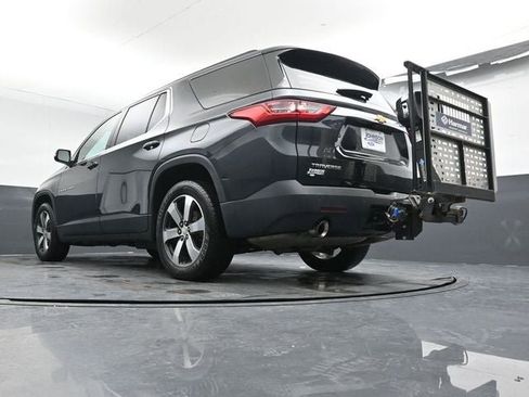 Used 2020 Chevrolet Traverse LT w/ LT Premium Package image 30
