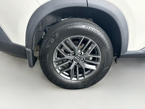 Used 2023 Nissan Rogue S FWD image 11