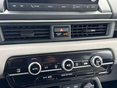 Certified 2023 Honda Pilot LX image 11