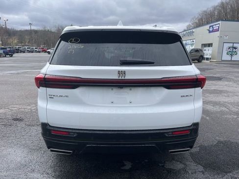 Used 2025 Buick Enclave Sport Touring image 7