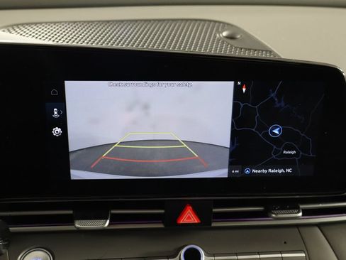 Used 2025 Hyundai Elantra SEL FWD image 38