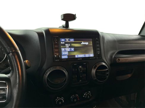 Used 2018 Jeep Wrangler Unlimited Sport S image 14