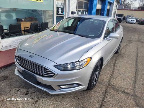 Used 2018 Ford Fusion SE AWD/4WD image 1