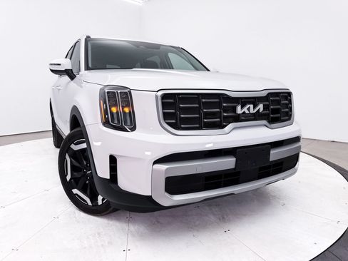 Used 2025 Kia Telluride S FWD image 7