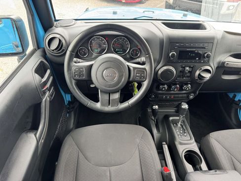 Used 2018 Jeep Wrangler Unlimited Sport S AWD/4WD image 23
