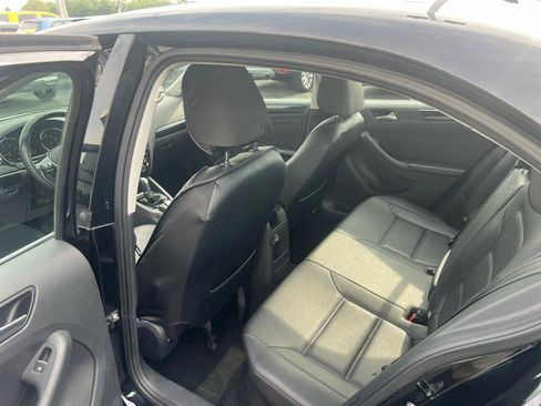 Used 2017 Volkswagen Jetta SEL FWD image 13