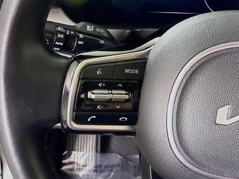 Used 2023 Kia Sorento SX image 23