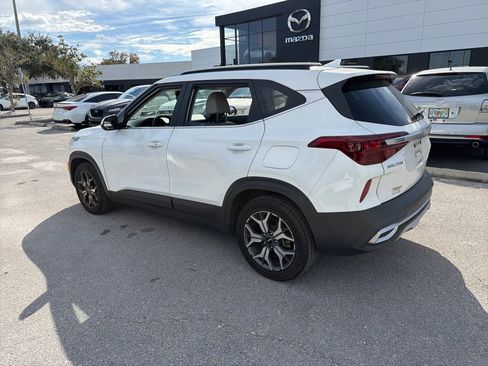 Used 2022 Kia Seltos EX image 7