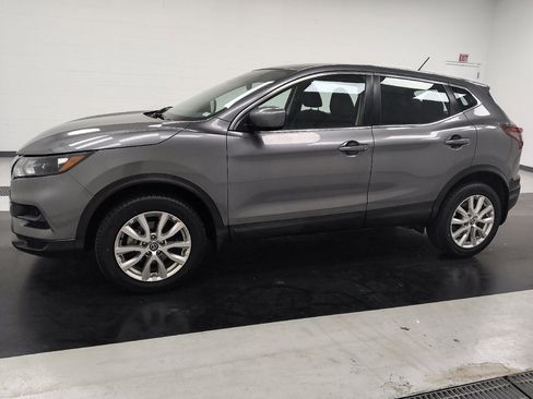Used 2020 Nissan Rogue Sport S w/ Appearance Package FWD image 2