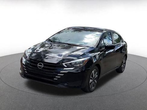 Used 2025 Nissan Versa SV image 7