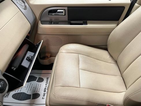 Used 2017 Ford Expedition EL XLT w/ Equipment Group 202A AWD/4WD image 36