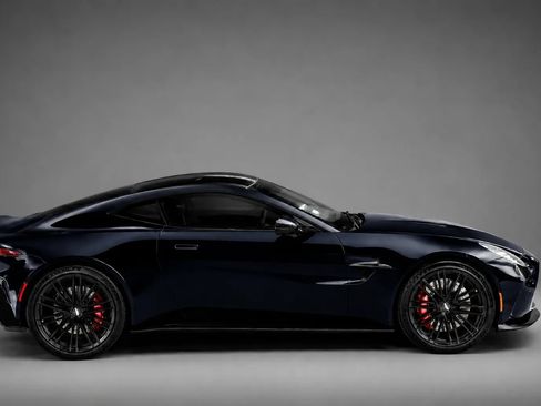 Used 2025 Aston Martin V8 Vantage Coupe RWD image 6