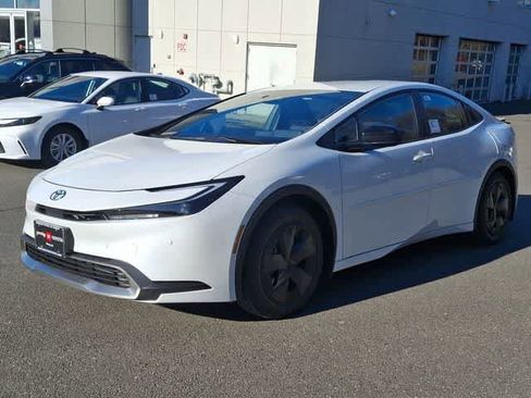 New 2026 Toyota Prius Plug-In Hybrid FWD image 16
