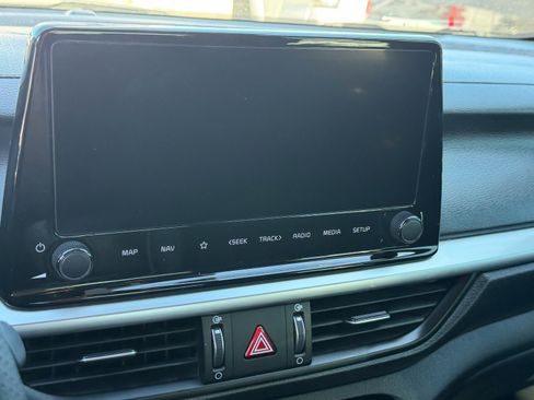 Certified 2024 Kia Forte GT-Line image 9