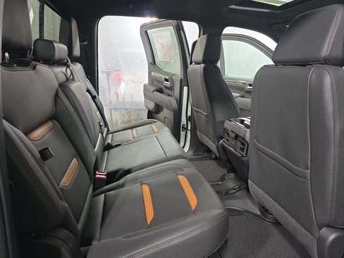 New 2026 GMC Sierra 1500 AT4 w/ AT4 Premium Package AWD/4WD image 11