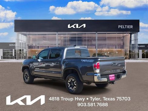 Used 2023 Toyota Tacoma TRD Off-Road AWD/4WD image 4