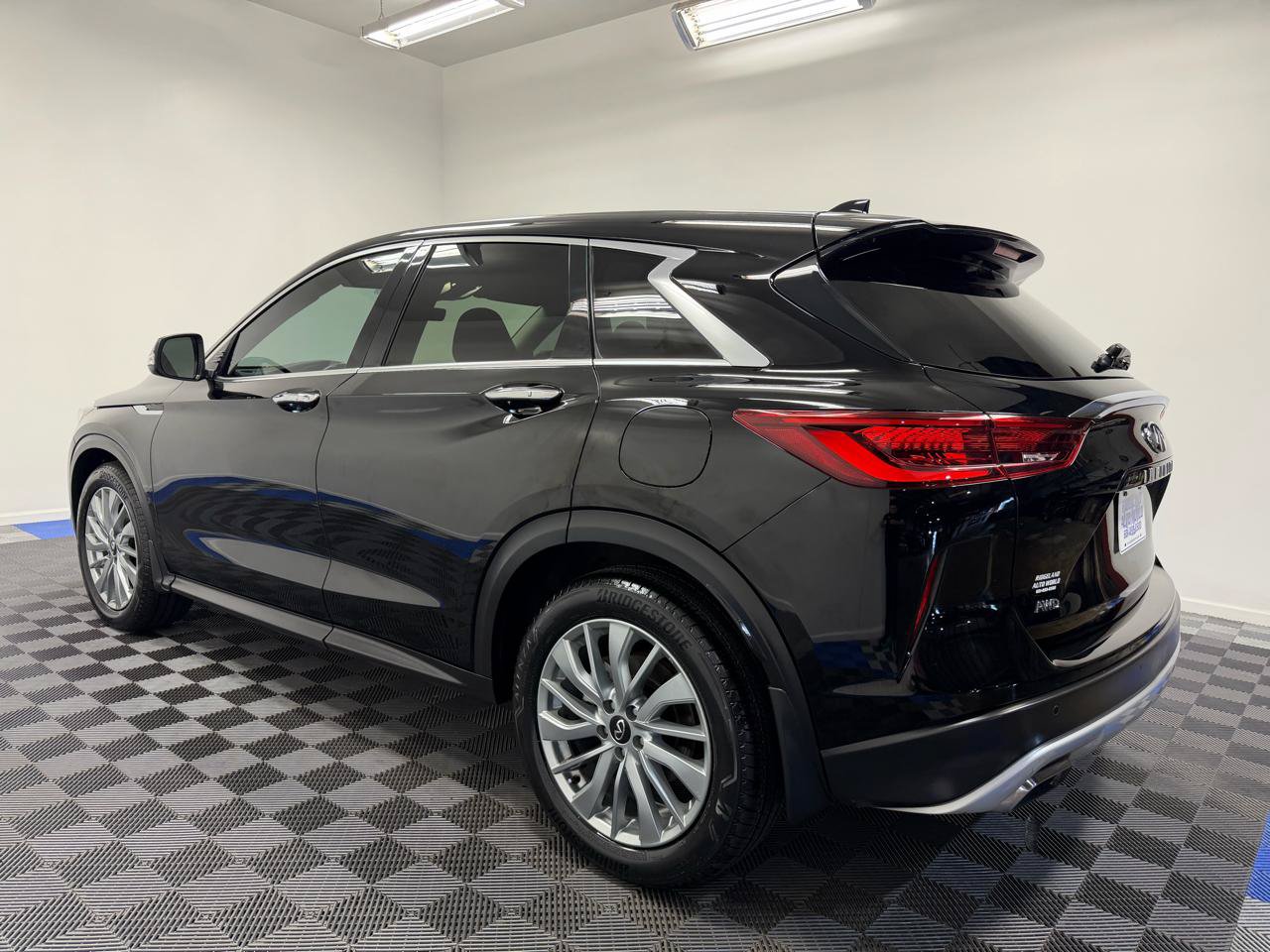 Used 2023 INFINITI QX50 Pure AWD/4WD image 10