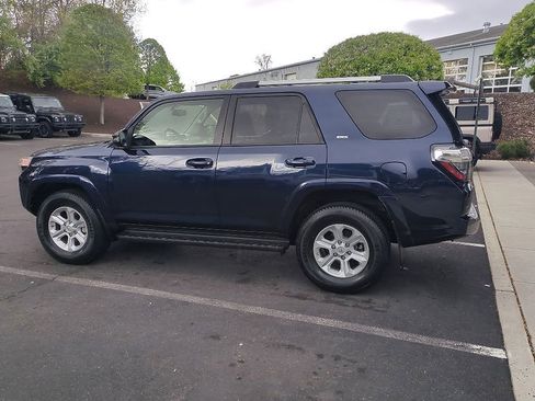 Used 2019 Toyota 4Runner SR5 Premium AWD/4WD image 4