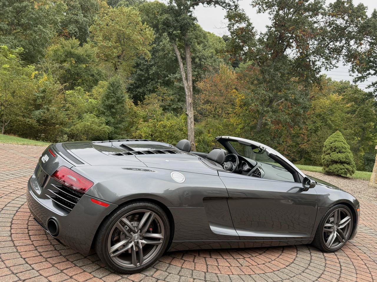 Used 2015 Audi R8 V8 w/ Full Leather Package AWD/4WD image 5