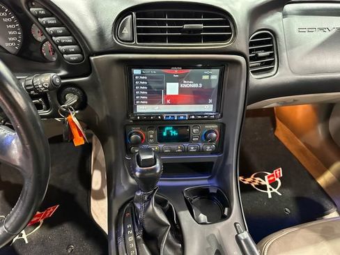 Used 2004 Chevrolet Corvette Coupe w/ Preferred Equipment Group RWD image 12