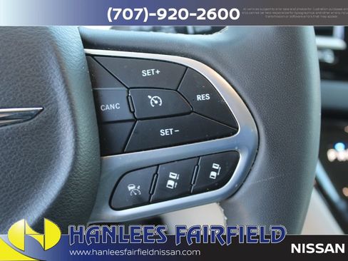 Used 2023 Chrysler Pacifica Touring-L FWD image 30