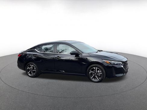 Used 2025 Nissan Sentra SV image 2