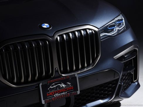Used 2021 BMW X7 M50i image 17