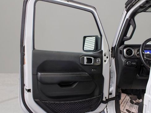 Used 2019 Jeep Wrangler Unlimited Sahara w/ Safety Group image 26