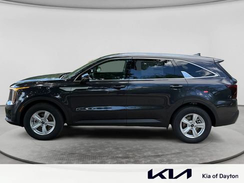 New 2026 Kia Sorento LX FWD image 8