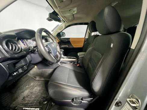 Used 2019 Toyota Tacoma SR5 image 14