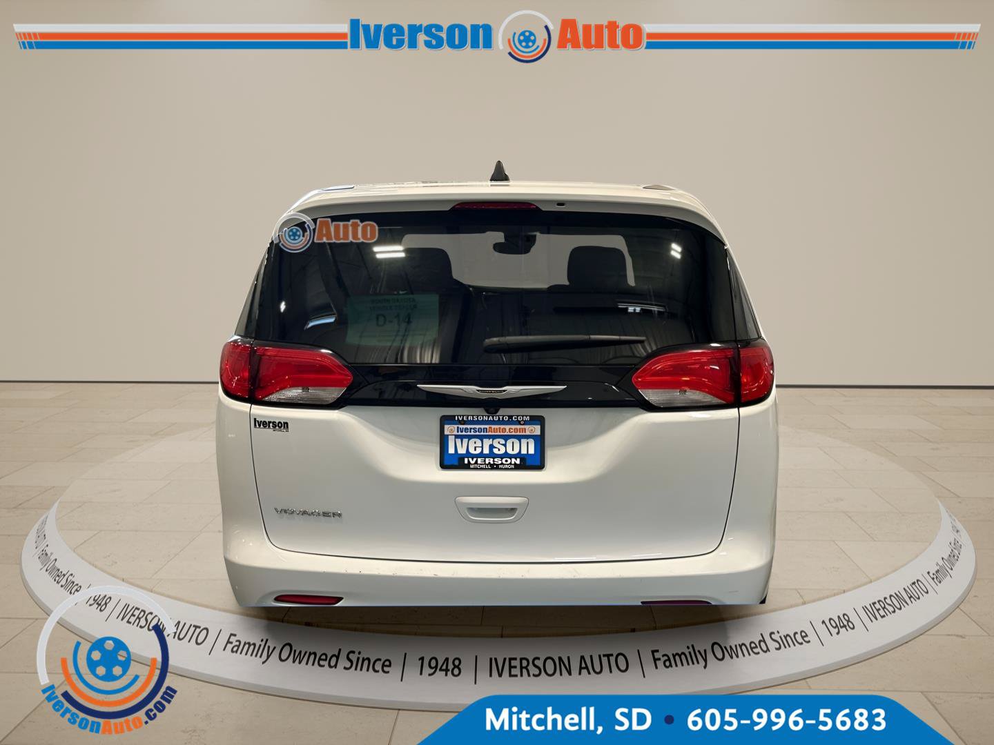 Used 2023 Chrysler Voyager LX FWD image 8