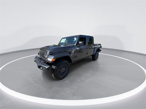 New 2025 Jeep Gladiator Sport image 4