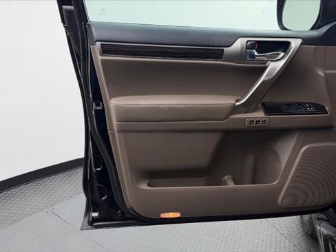 Used 2016 Lexus GX 460 image 13