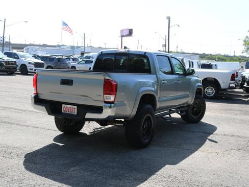 Used 2016 Toyota Tacoma SR5 w/ SR5 Appearance Package (SN) RWD image 5