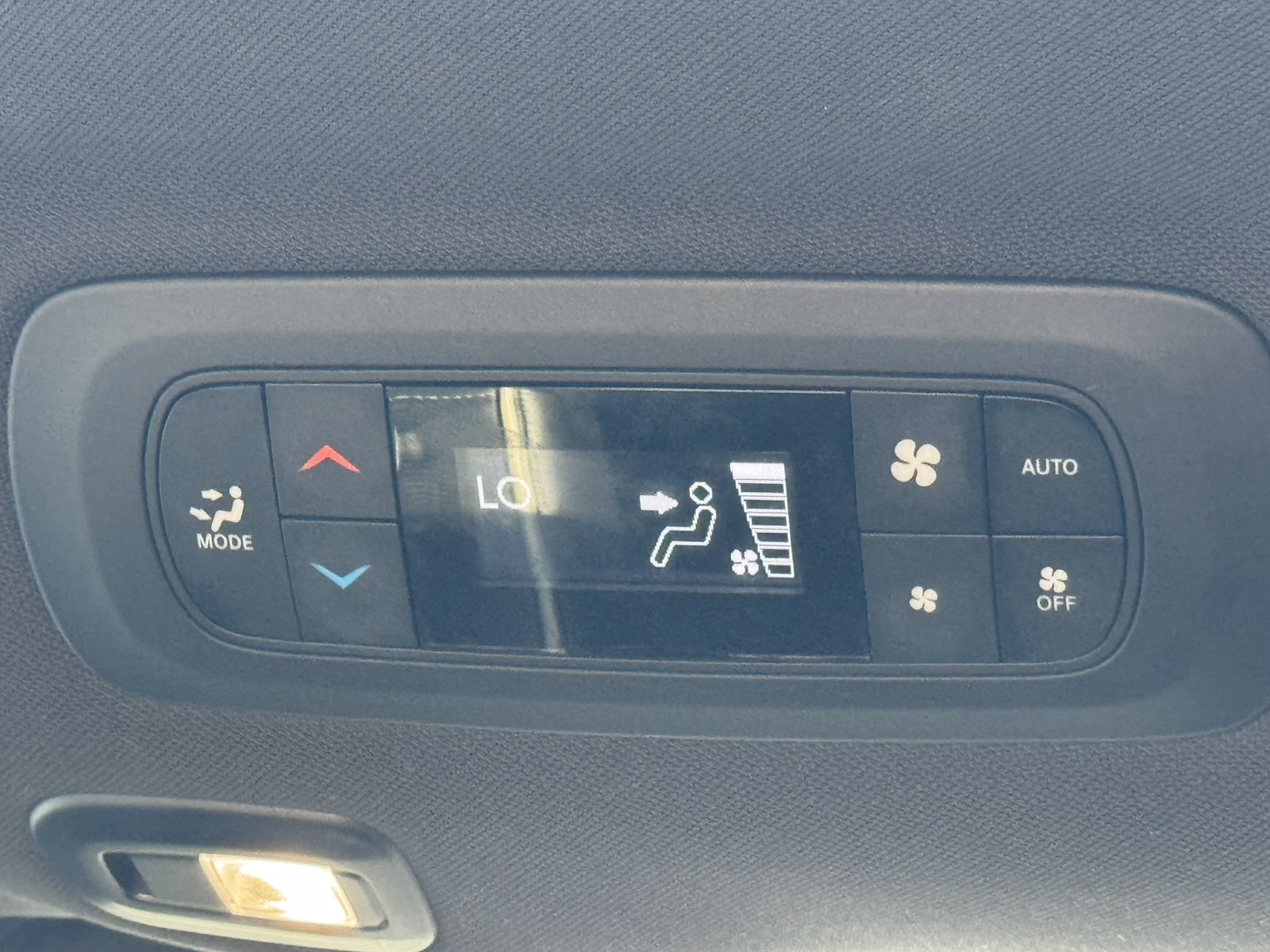 Used 2025 Chrysler Pacifica Limited FWD image 24