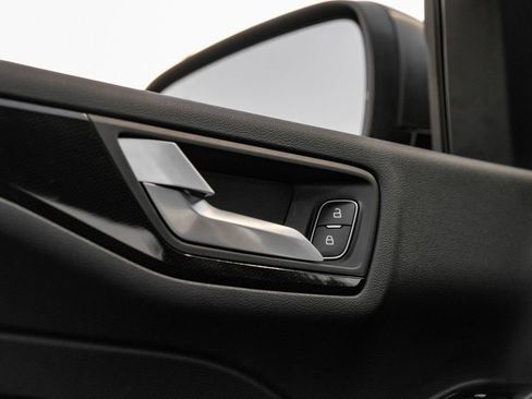 Used 2025 Ford Escape ST-Line image 45