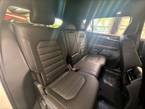 New 2026 Volkswagen Atlas Cross Sport SEL R-Line AWD/4WD image 10